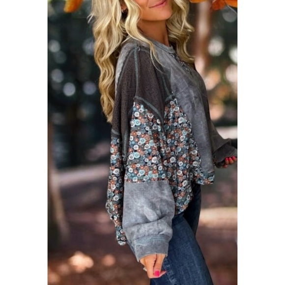 POL Charcoal Floral Mixed Fabric Thermal Top - Picture 5 of 11